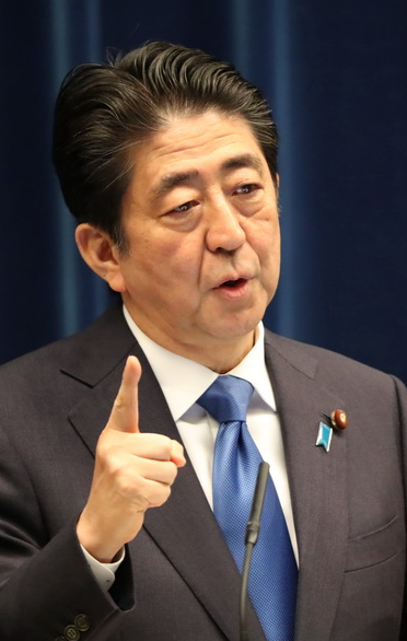 安倍国会上罕见傻笑日媒压力或逼近临界点