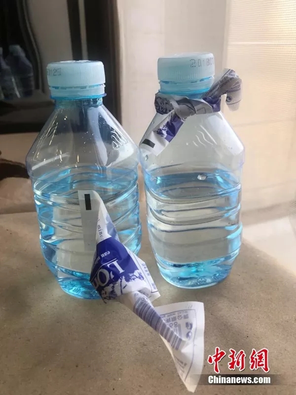 两会矿泉水瓶上多了一个小东西数万网友狂点赞
