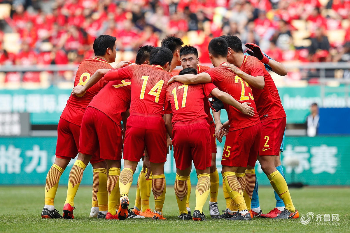 3月26日15点35分,2018中国杯3,4名决赛在广西体育中心进行,国足对阵