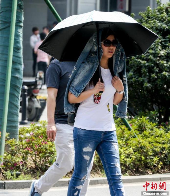 四川叙永梯田春水碧于镜 如诗如画