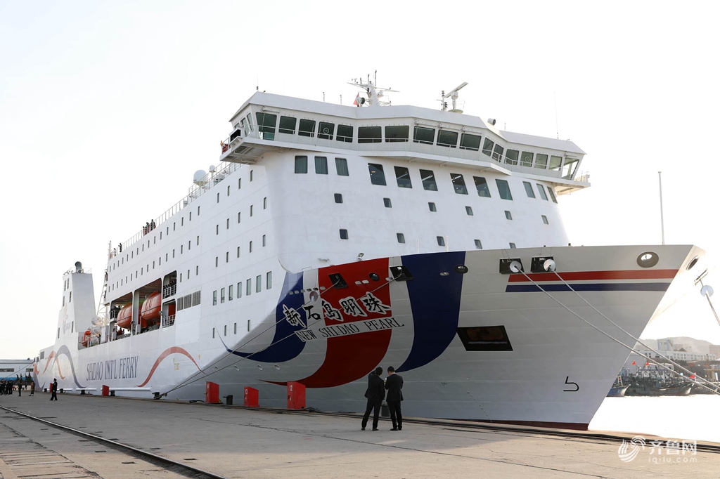 大型豪华客滚轮新石岛明珠号首航韩国
