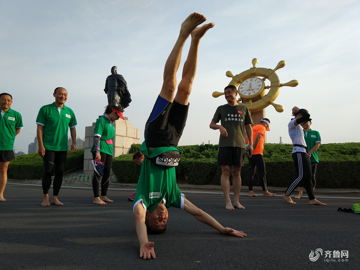 近日,滨州的"赤脚大仙"胡同超环滨州赤脚跑步行动首跑开始,按照设想