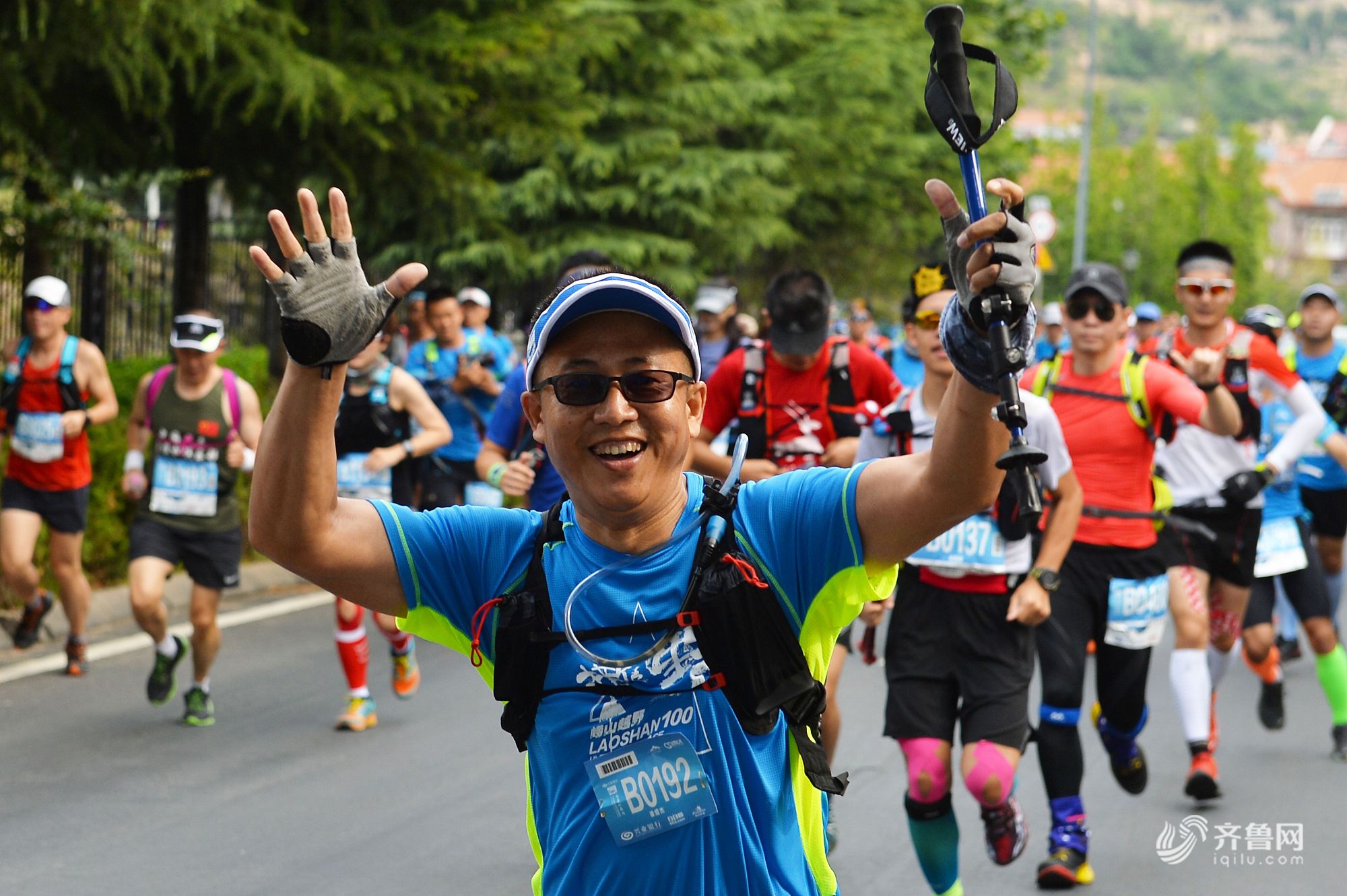 百公里国际山地越野挑战赛青岛崂山开跑