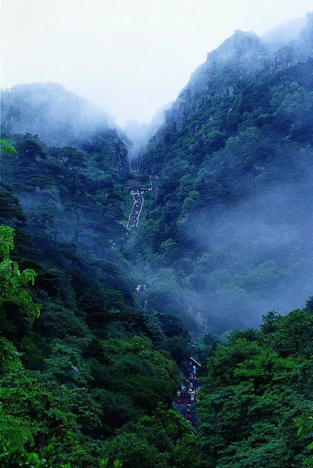 泰安一座城青山绿水景色宜人