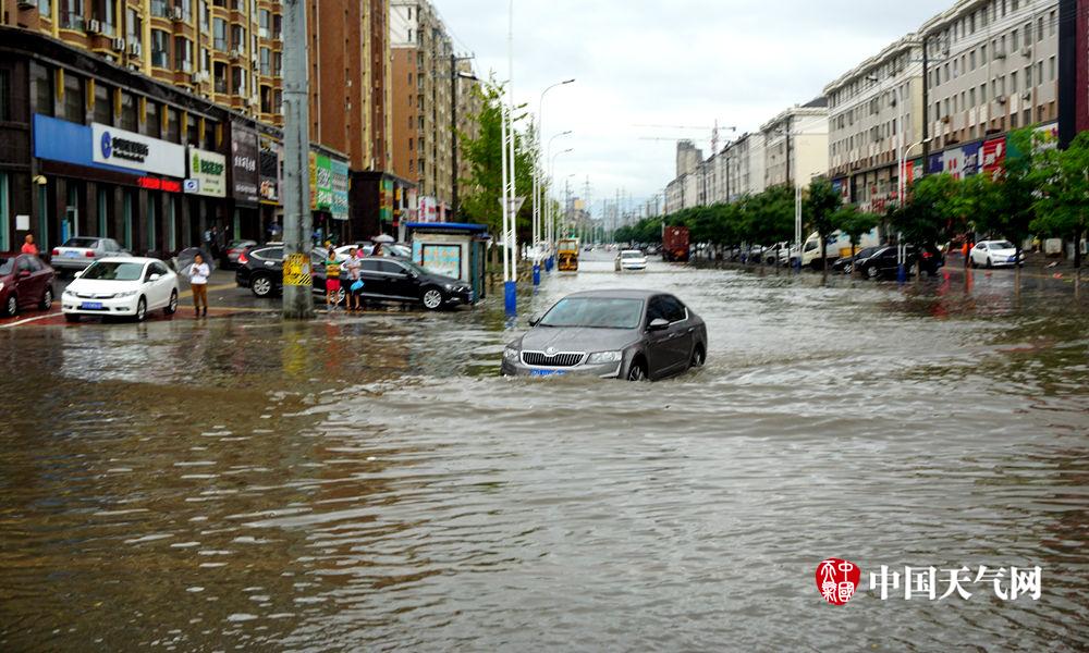 强降雨袭辽宁局地现暴雨多地城市内涝严重