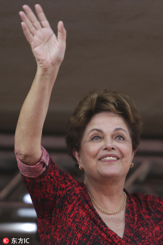 支持者游行要求允许卢拉竞选巴西总统罗塞夫现身力挺