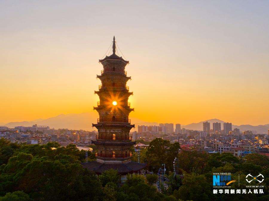 航拍河源标志性建筑龟峰塔