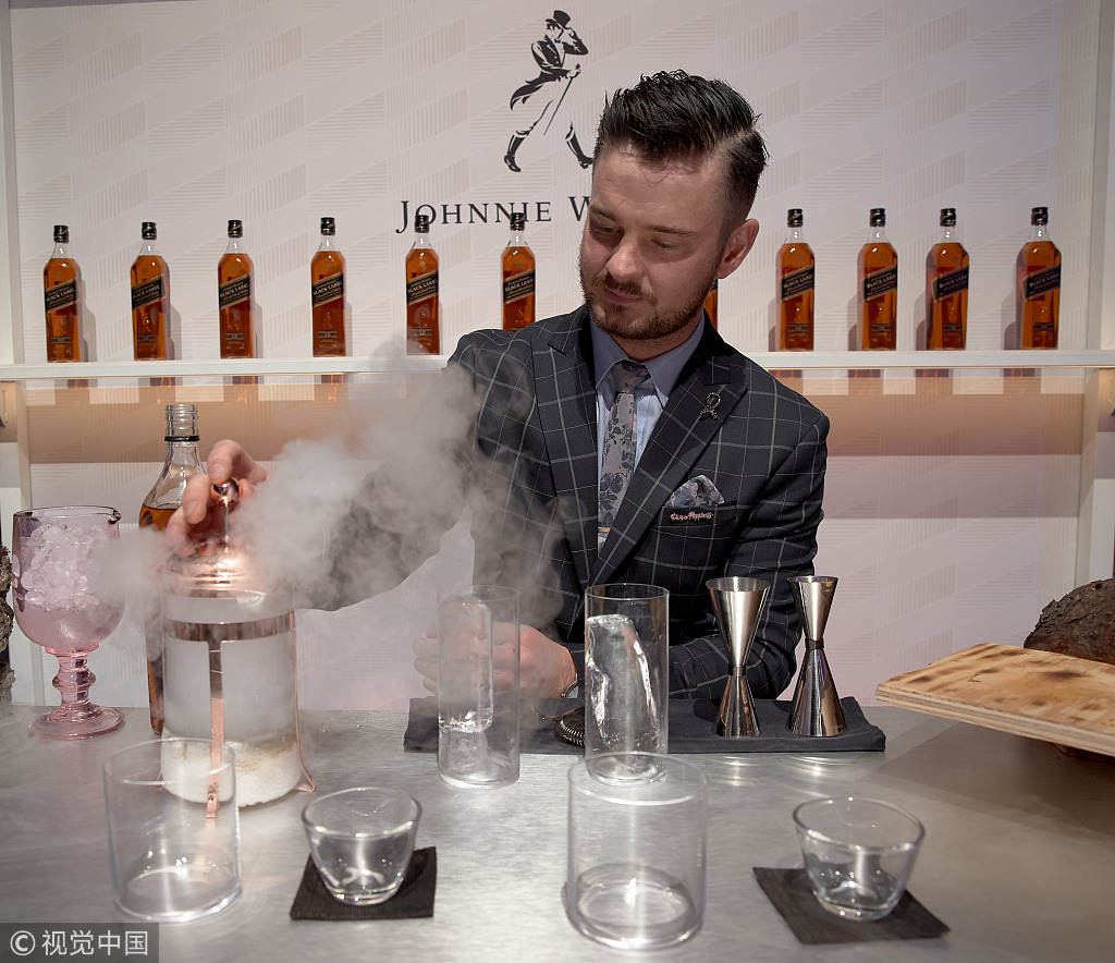 德国举行2018年度世界鸡尾酒比赛顶级调酒师齐聚切磋技艺