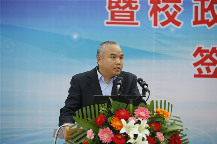 齐鲁理工学院副校长杨依廷介绍齐鲁理工学院服务区域经济发展暨校政