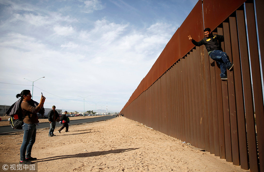 美墨边境墙争议图片