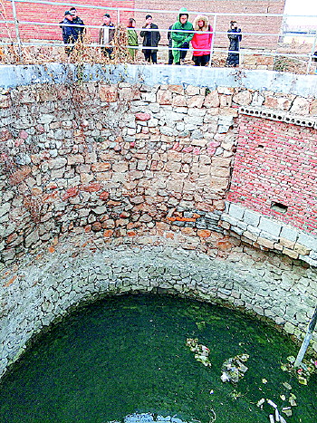 零下8度天,章丘一党支部书记跳进七八米深机井救人