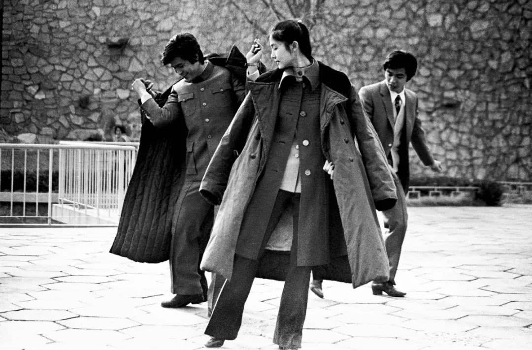 今天致敬改革开放致敬我们共同奋斗的四十年