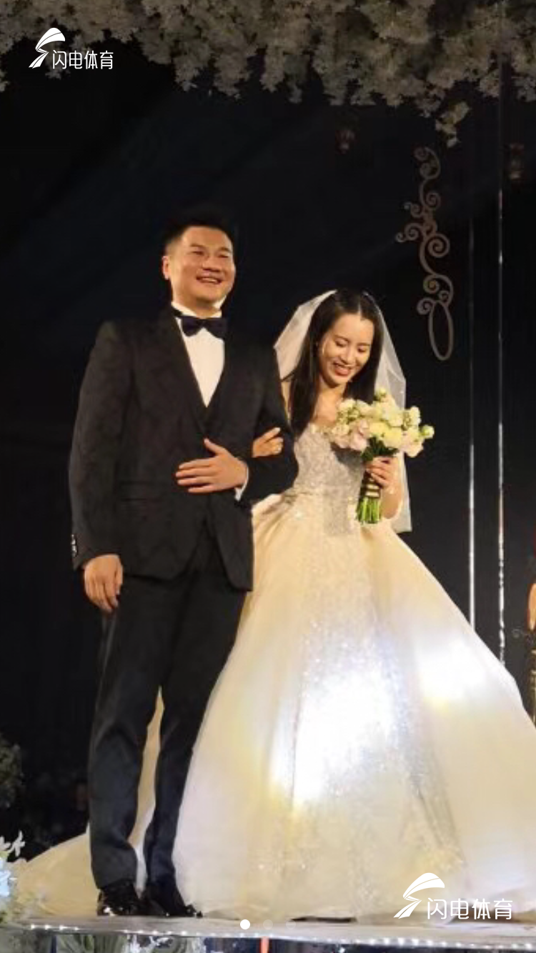 昔日鲁能神锋李金羽大婚现场气氛温馨浪漫