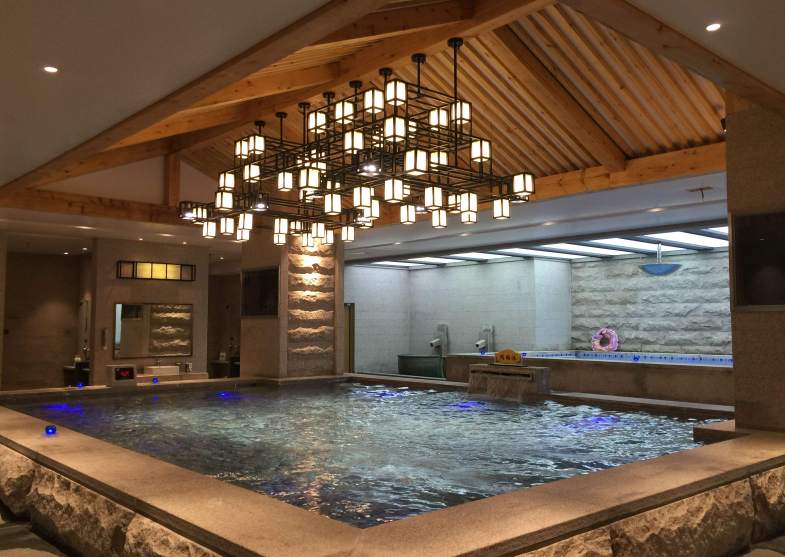 入股洗浴城还帮人脱罪县公安局长涉徇私枉法罪被起诉