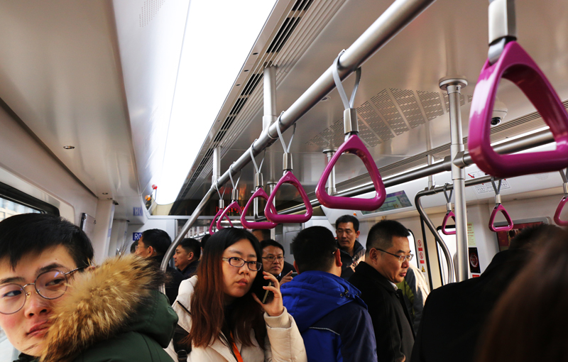 探秘济南首条地铁车厢里满满地山东味儿