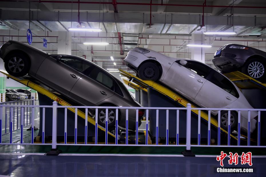 重庆现平面斜置式停车库节约空间