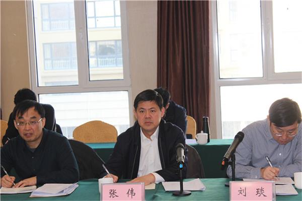 威海市领导赴临港区调研化工项目建设情况