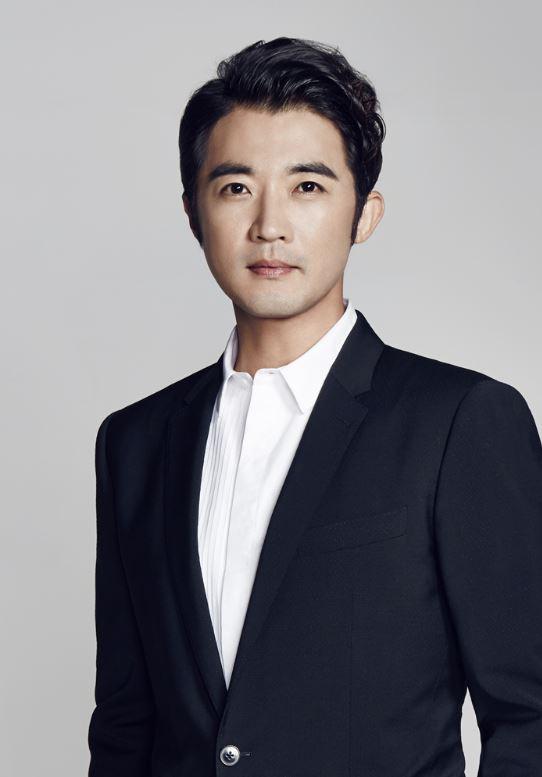 安在旭晚上喝酒后隔日开车被查酒驾公司发文致歉