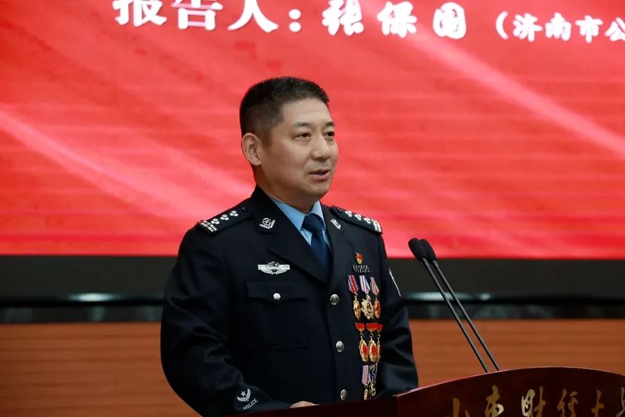 长刘宜武,济南市公安局特警支队作训处排爆中队民警陈龙,张保国的妻子