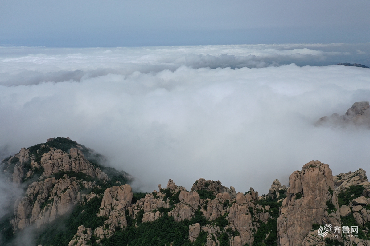 青岛:"海上第一仙山"崂山之巅现云海景观