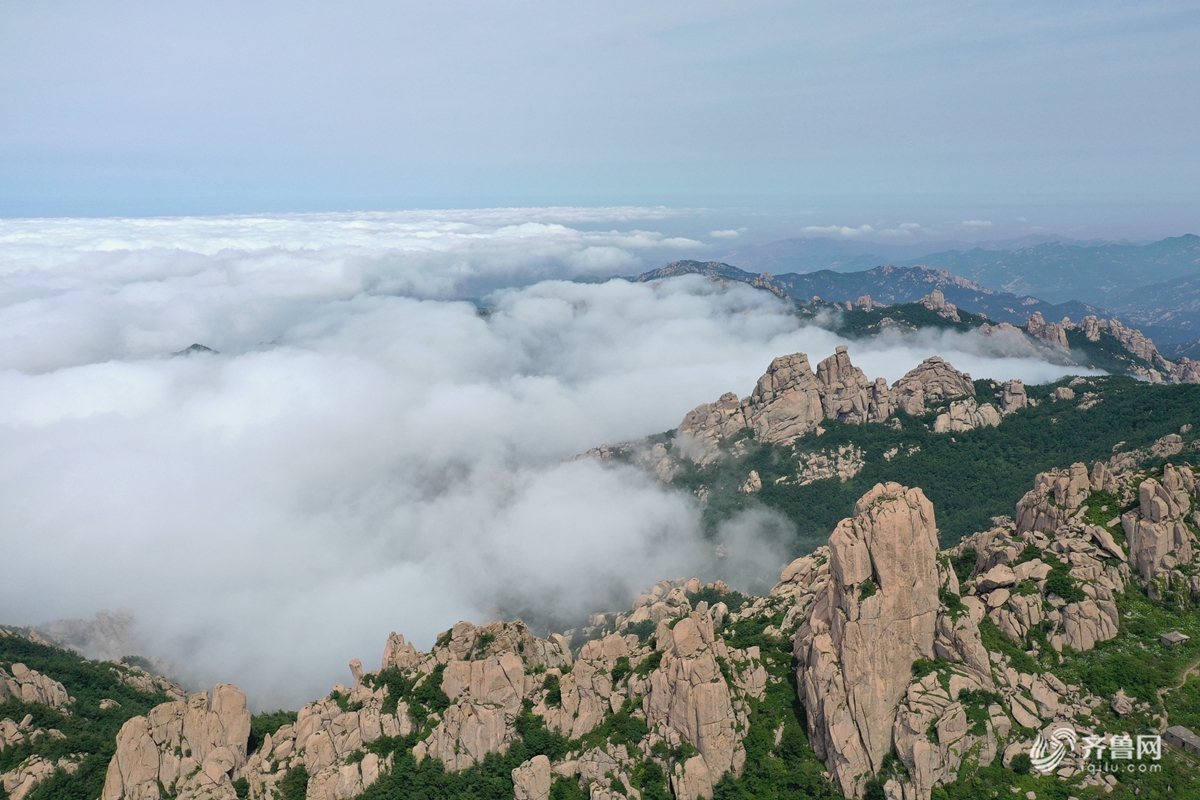 青岛:"海上第一仙山"崂山之巅现云海景观
