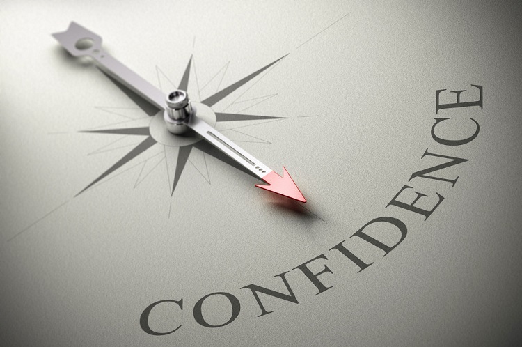 逆流来时,不要犹豫,迅速地面对它,坚决地迎接它,勇敢地冲破它!