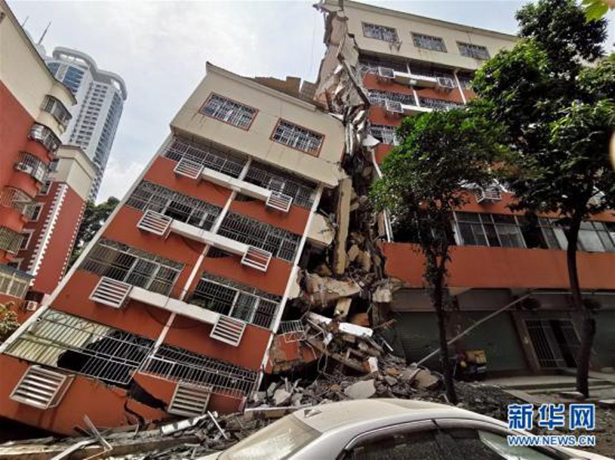 深圳罗湖区一单身公寓楼发生沉降倾斜