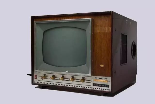 世界上第一台电视机图片