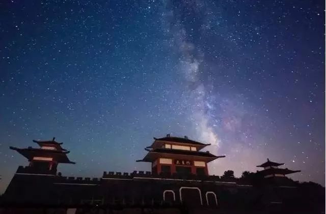 圖|七星颱風景區七星臺算是難得的一處星空拍攝勝地地處高山,常年空氣