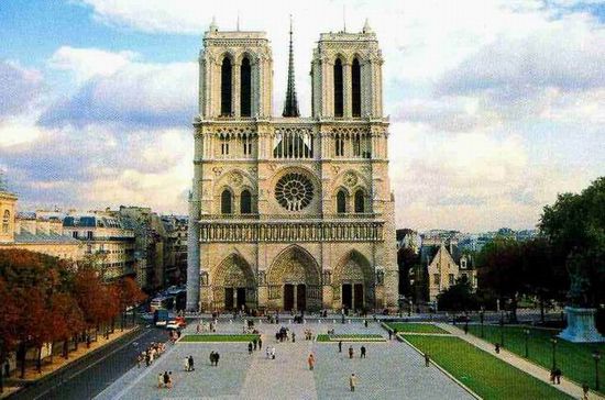 巴黎圣母院.jpg