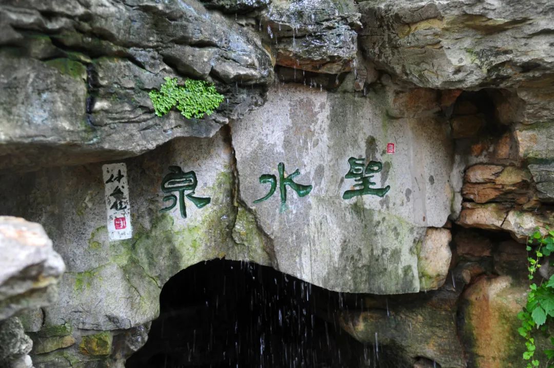 听泉水叮咚看如画山景来济南南部山区寻找隐泉吧