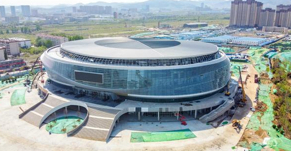 今天上午山东男篮继续在西王大球馆进行训练.