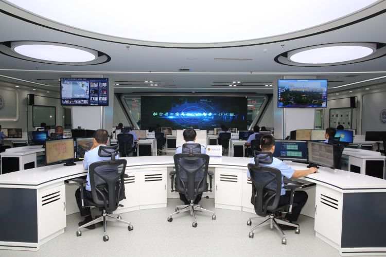 桓台县公安局合成作战中心,民警的作战"方舱".