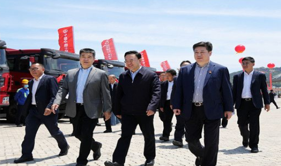 45秒山东港口威海港跻身百万标箱港口行列