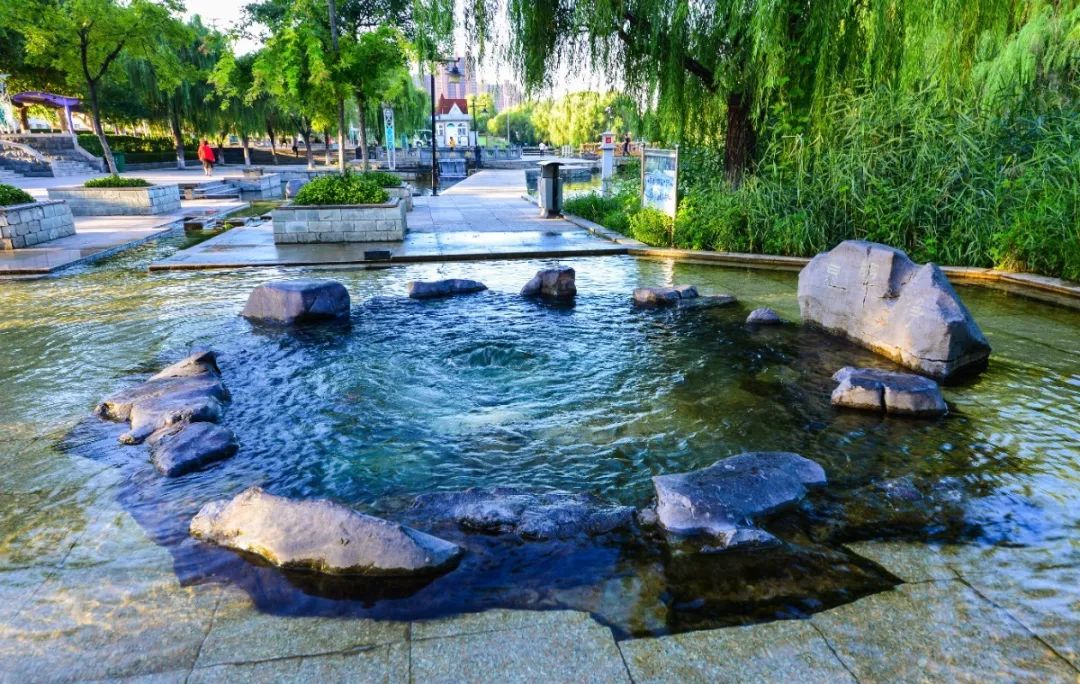 还有净明泉,它又叫眼明泉.