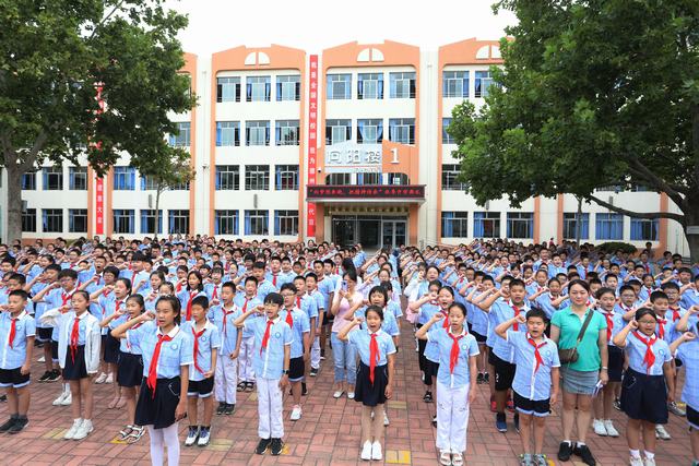 德州市实验小学举行秋季开学典礼(图)
