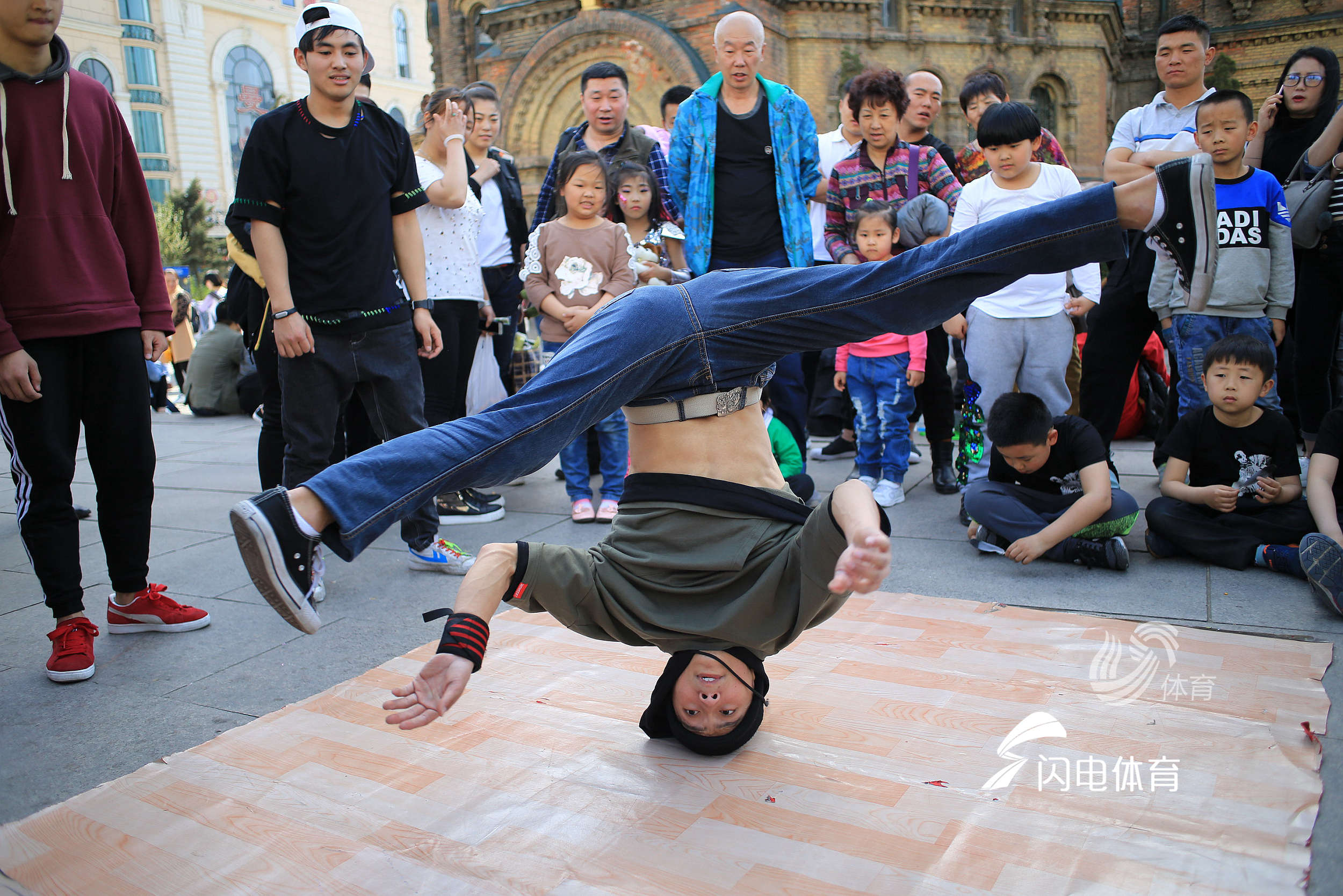 体坛快车丨今晚淄博蹴鞠队做客侃球时间霹雳舞电竞列入杭州亚运会竞赛