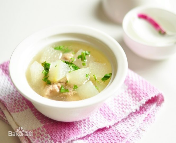 药膳:桔梗冬瓜汤材料:桔梗,冬瓜,杏仁,甘草,食盐,大蒜,葱,酱油,味精各