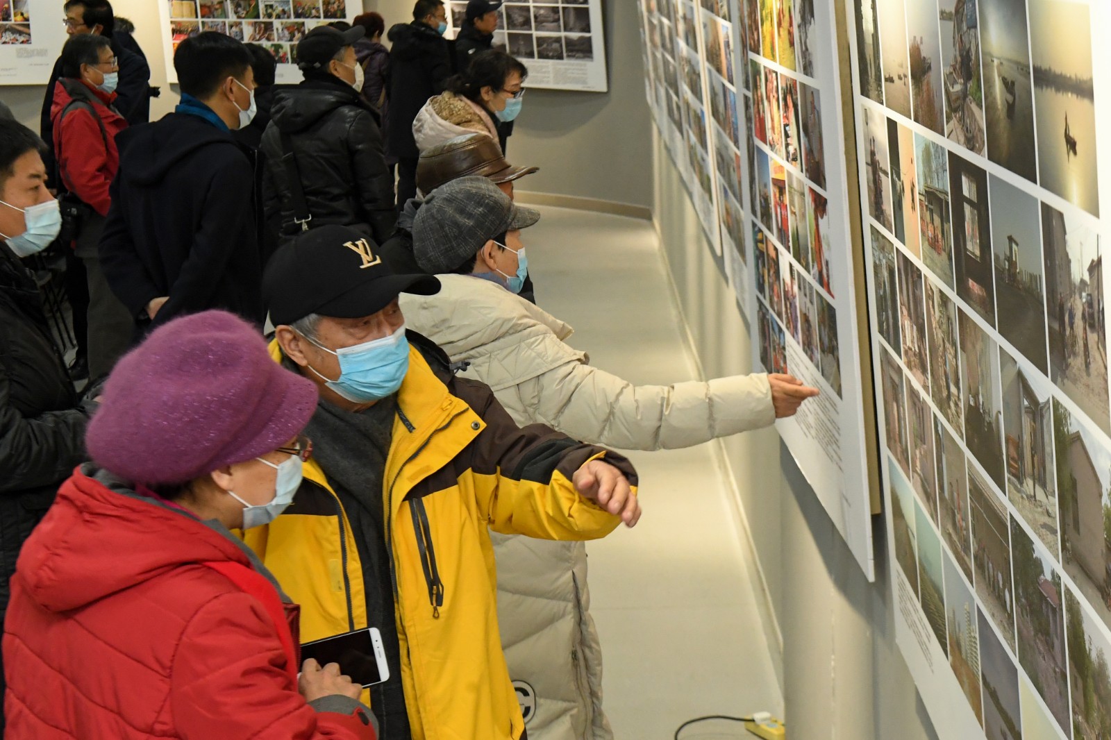 第十九届天津市摄影艺术展在东丽美术馆开展