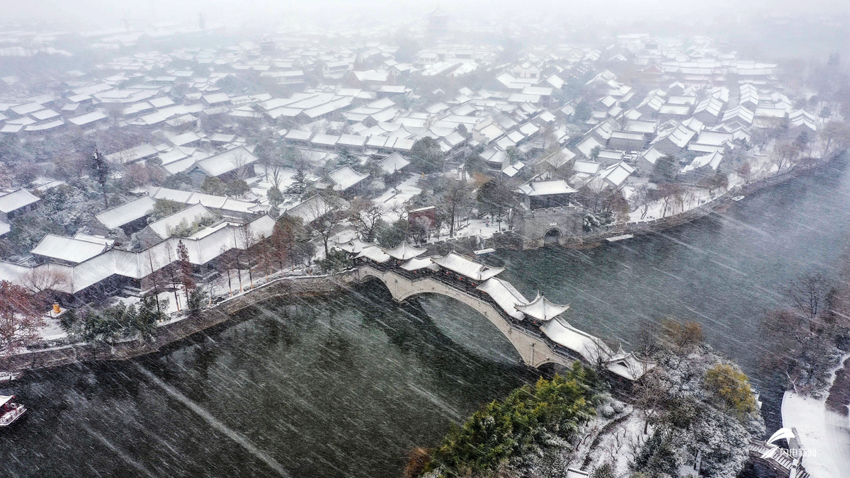 台儿庄古城雪景图片