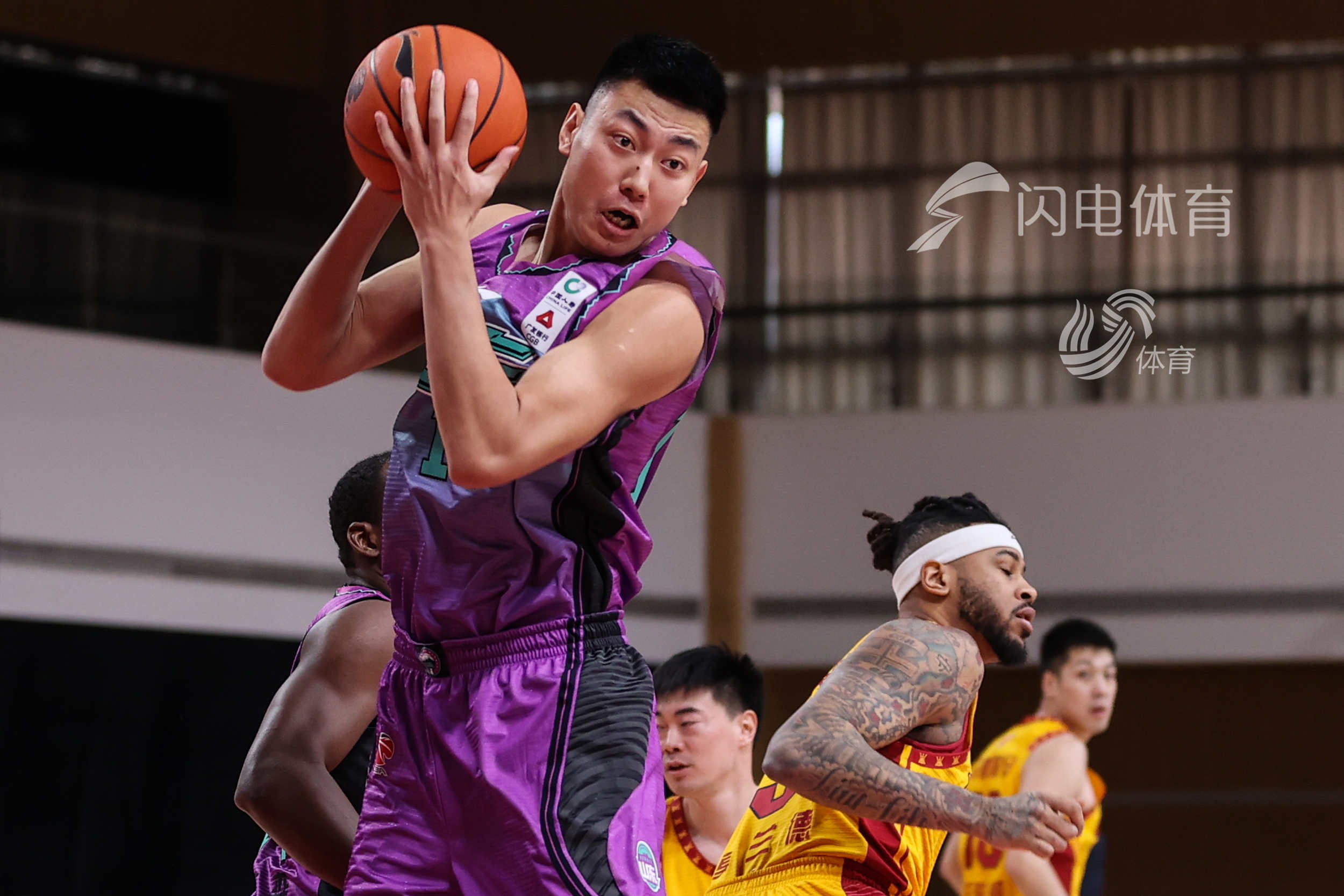 刘毅砍20分山东西王9491战胜山西男篮取得三连胜