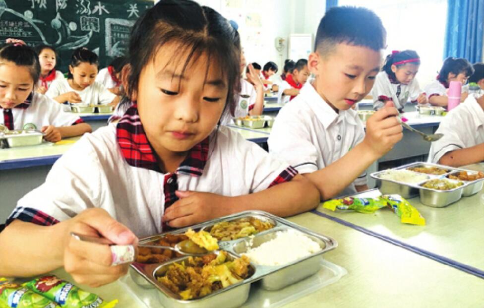 聊城城区10所学校开始配送午餐
