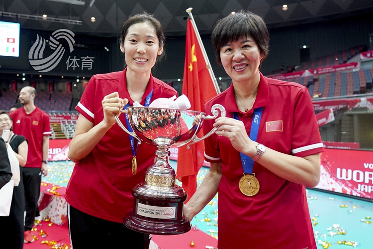 朱婷赵帅担任中国奥运旗手