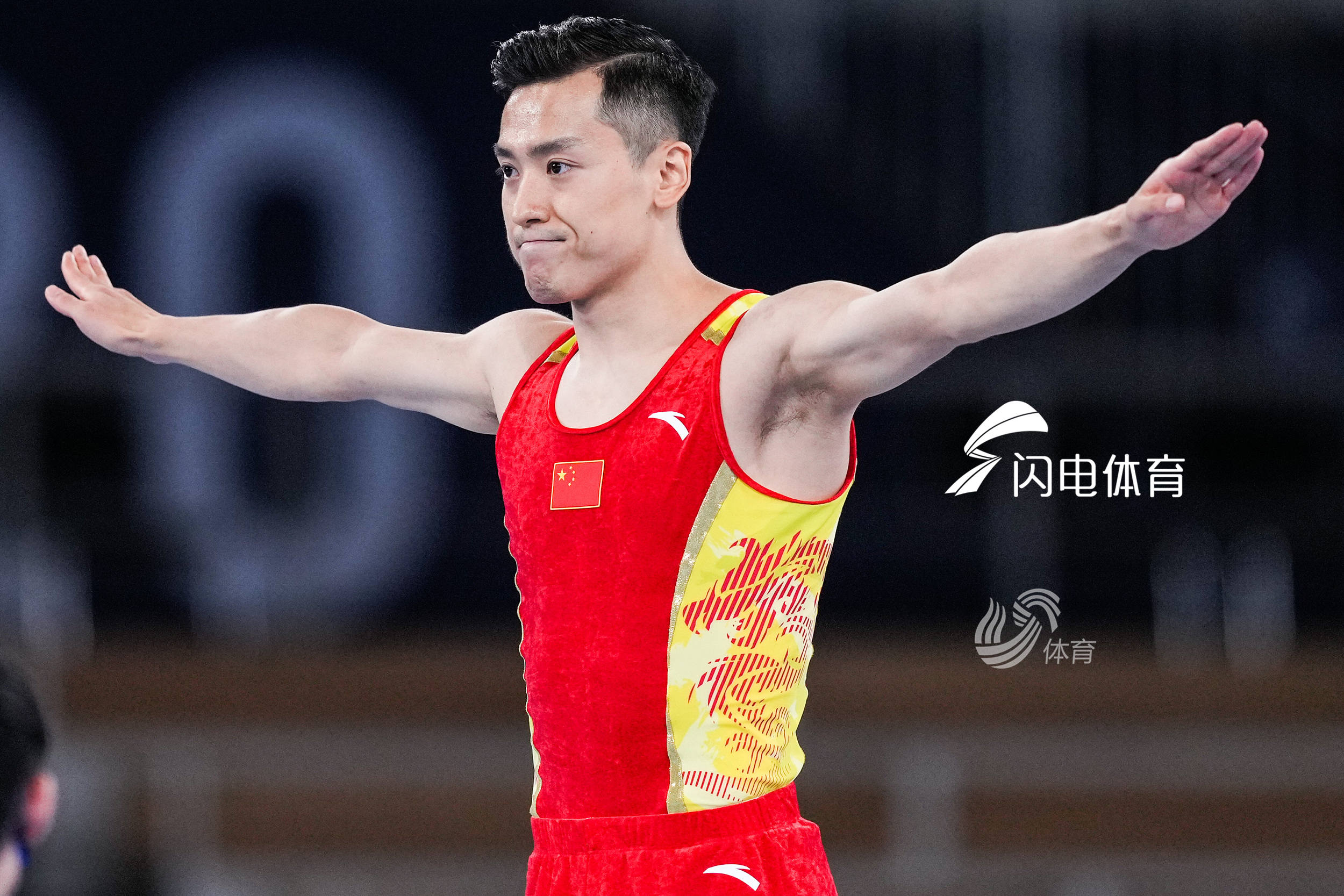 北京时间7月31日,在东京奥运男子蹦床决赛中,中国选手董栋获得银牌.