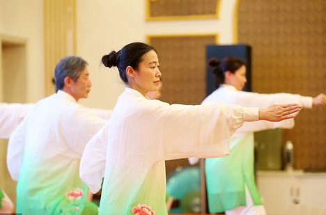 庆祝中国医师节：宁津举办健身气功表演