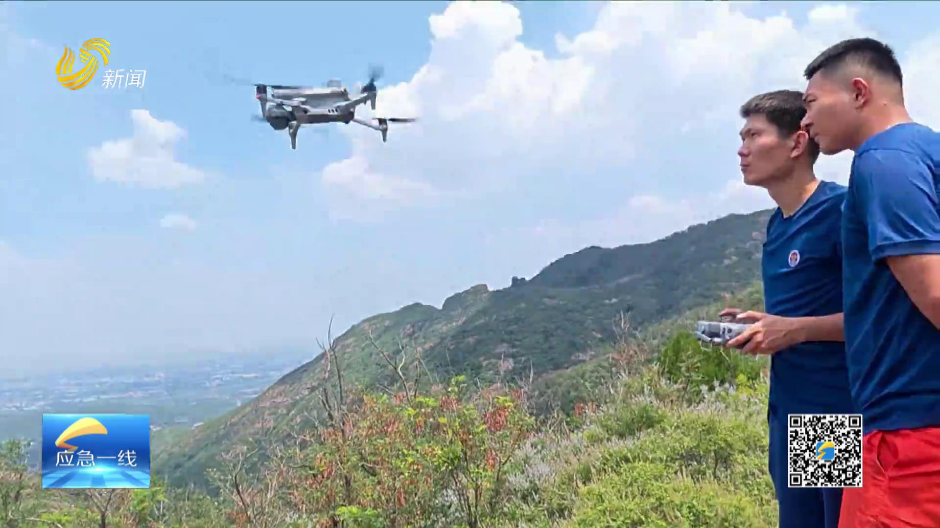 20250803：邹平：市民高温天爬山中暑 消防员救助下山