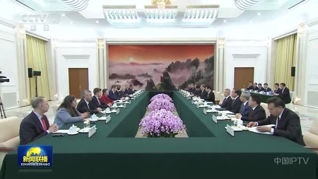 王沪宁会见德国社民党代表团