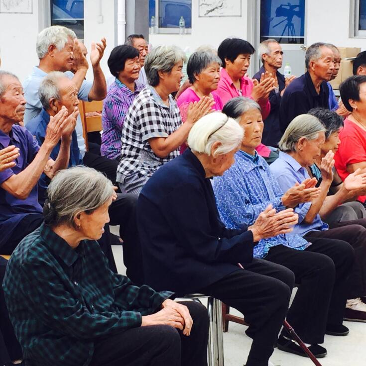 贴近农民生活 济南中研大型健康普查受村民欢迎